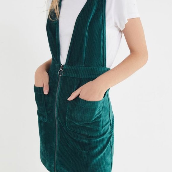 Moon River Dresses & Skirts - NWT Moon River Green Overall Corduroy Mini Dress L
